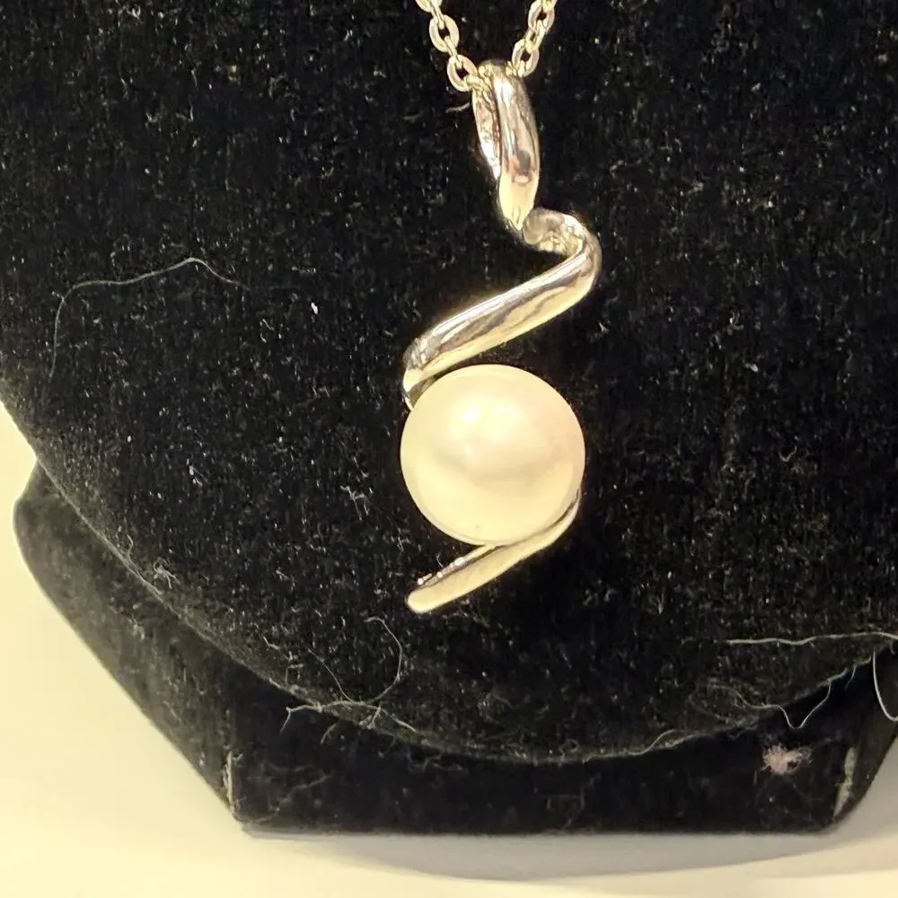 Italy 925 Sterling Silver Pearl Swirl Pendant Necklace 18
